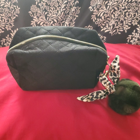 Chic Black Suede Makeup Bag - Picture 2 of 5